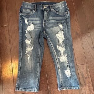 NWOT Venus Ripped Capri Jeans